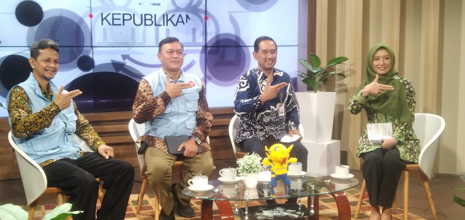 Jinsiy shahar ajoyib Ertalabki yumshoq jinsiy aloqa uy qurilishi videosini tomosha qiling